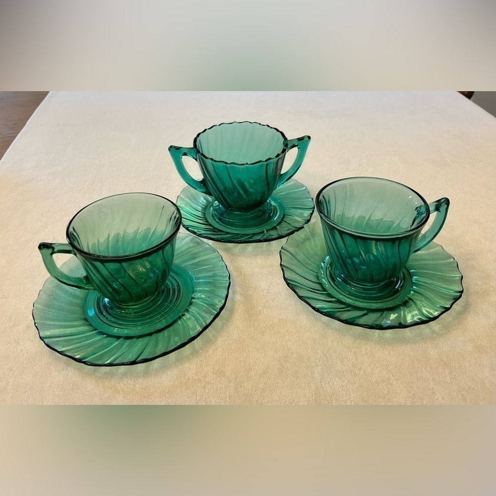 Jeanette Glass Co.Ultramarine
Swirl 6 pc Sugar Creamer Set, МСМ,Depression Glass